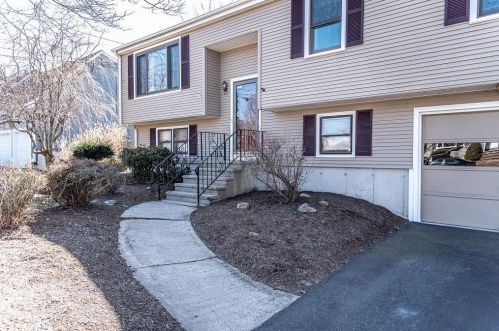 6 Frank Ct, Warren, RI 02885-1154