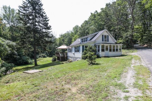 11 Maplewold Rd, Weare, NH 03281-5404