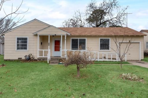 313 Sandra Dr, Irving TX  75060-2835 exterior