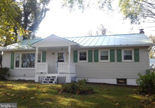 12157 Taylorstown Rd, Lovettsville, VA 20180-2204