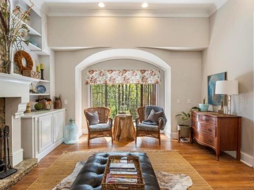 1892 Harper Rd, Atlanta GA  30318-3070 exterior