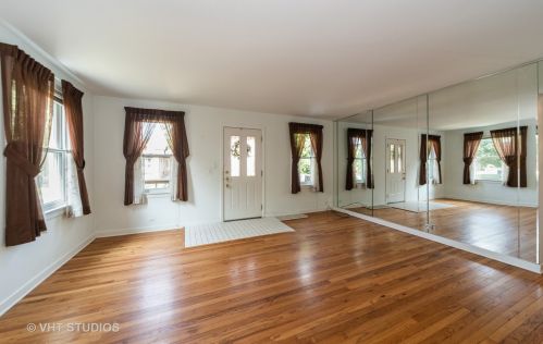 9317 Jefferson Ave, Brookfield, IL 60513-1209