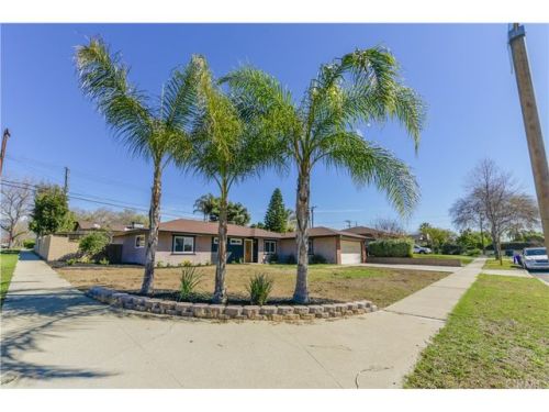 829 Azure Ct, Upland, CA 91786-6406