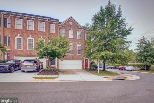 8410 Chaucer House Ct, Lorton, VA 22079-5009