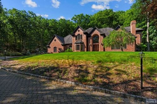 91 Midvale Mountain Rd, Mahwah, NJ 07430-2709