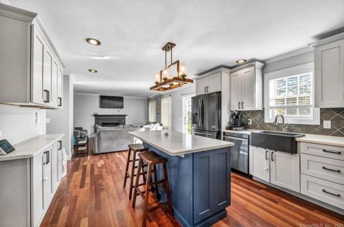 106 Northview Dr, Middletown CT  06457-1901 exterior