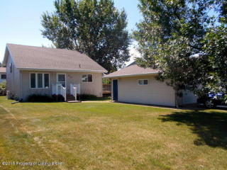 963 25th St, Dickinson, ND 58601-2746