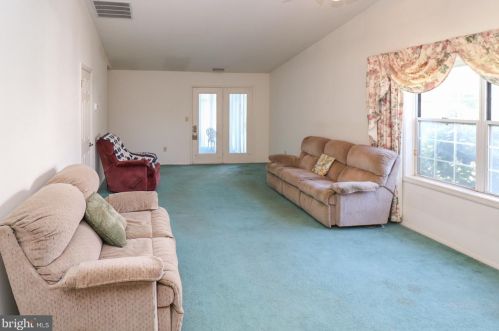 23 Willowwood Ct, Columbus, NJ 08022-1025