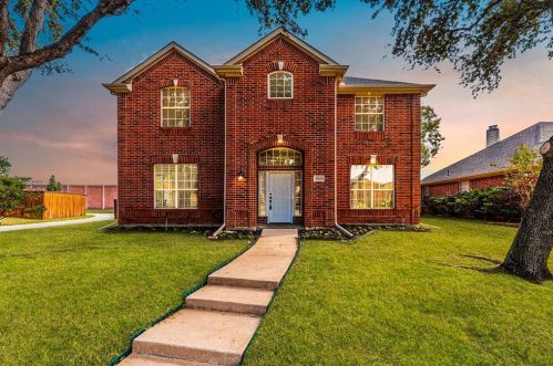 3836 Harrison Dr, Carrollton TX  75010-6322 exterior