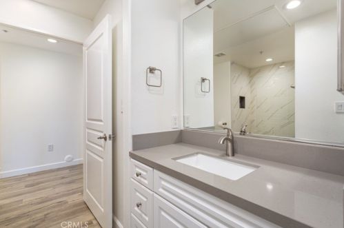 2122 Watermarke Pl, Irvine CA  92612-1698 exterior