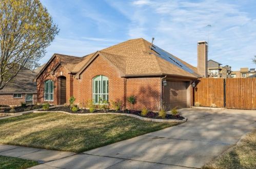 8636 Shadybrooke Dr, Fort Worth, TX 76182-8336