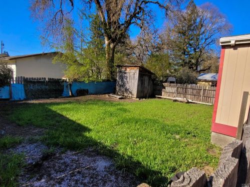 59 Alameda Ave, Willits, CA 95490-3901