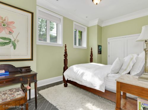 1913 Howe St, Chicago IL  60614-5127 exterior