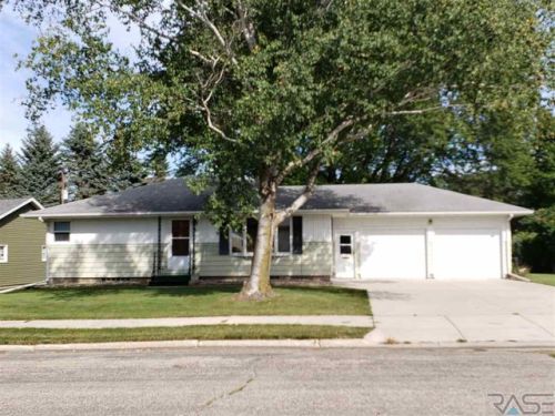 5 Elbon Dr, Pipestone, MN 56164-1049