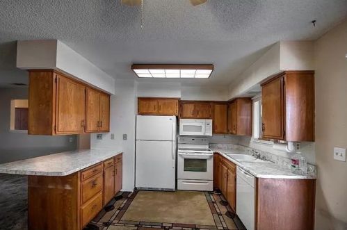 14548 Cool Glen Dr, Helendale, CA 92342-7751