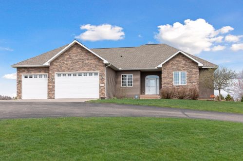 4065 Osgood Ct, Stillwater, MN 55082-6782