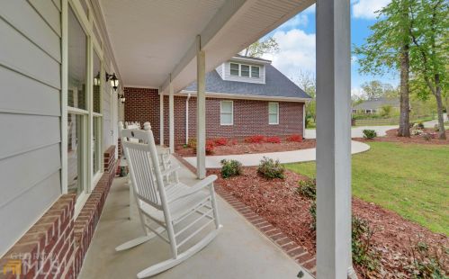 207 Foxtail Dr, Hartwell, GA 30643-2752