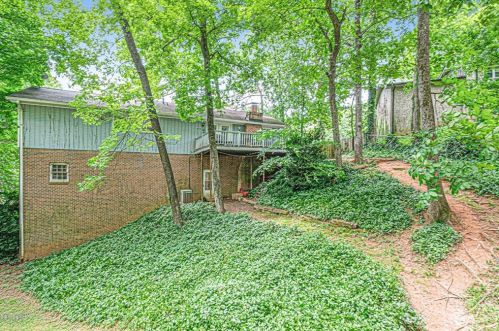 6869 Lockridge Dr, Atlanta GA  30360-1514 exterior