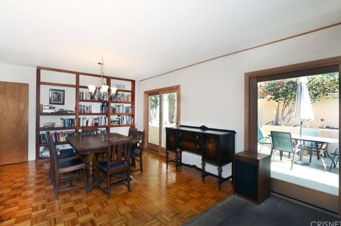 341 Cumberland Rd, Glendale CA  91202-1256 exterior