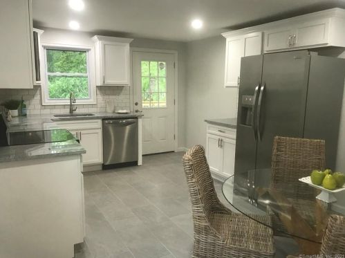 17 Spencer Dr, Middletown CT  06457-3537 exterior