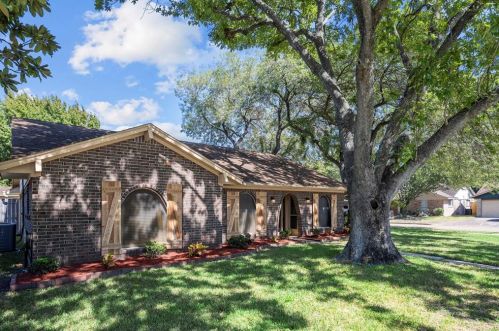 517 Lincoln St, Deer Park, TX 77536-6251
