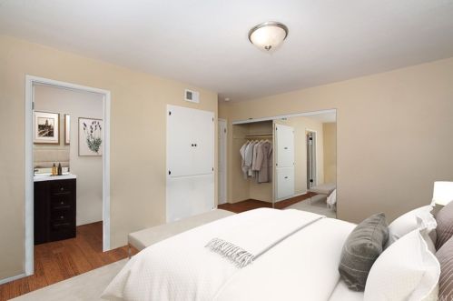 1013 Lyon St, Santa Ana CA 92701-3225 exterior