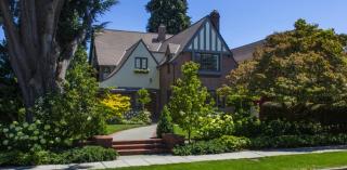 954 17 Ave, Seattle WA  98112-3923 exterior