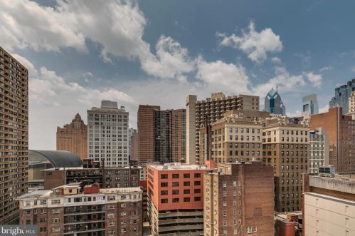 250 13th St, Philadelphia PA  19107-5615 exterior