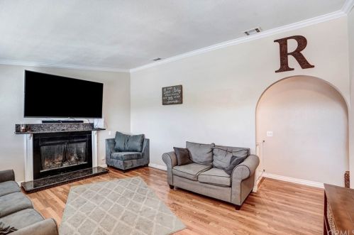 4349 Estrada Dr, Riverside, CA 92509-7214