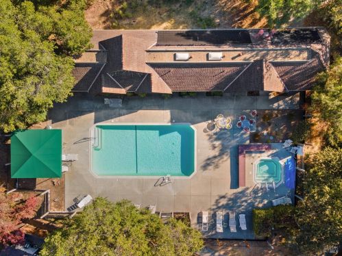 24 Village Cir, San Rafael, CA 94903-4243