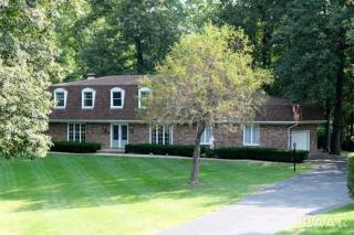 1809 Oakwood Dr, Pekin, IL 61554-6330