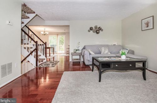 7415 Golden Horseshoe Ct, Springfield VA  22153-1133 exterior