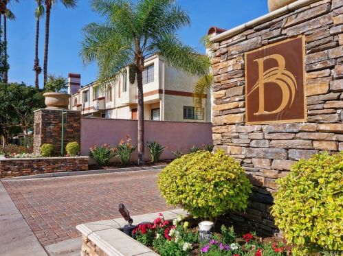2889 Plaza Del Amo, Torrance CA  90503-7377 exterior