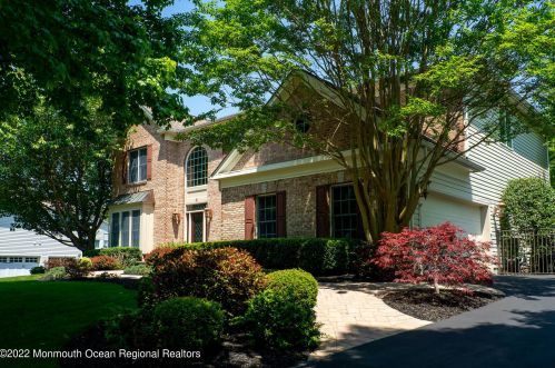 3 Camellia Ct, Holmdel Village, NJ 07733-1534
