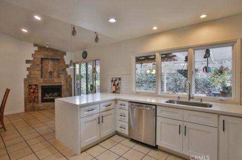 2310 San Lorenzo Ave, Santa Ana CA 92704-6039 exterior