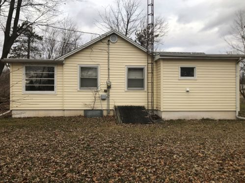 215 Mound St, Tiskilwa, IL 61368-9382