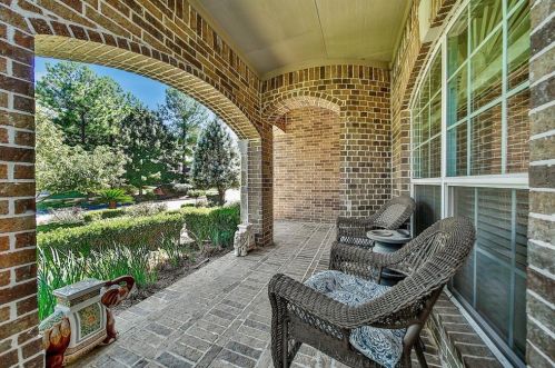 2115 Graystone Ridge Dr, Conroe, TX 77304-2599