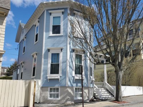 38 Franklin St, Middletown, RI 02840-3013