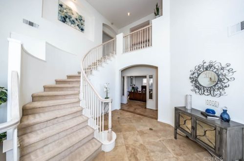 7551 Hollow Oak Rd, Anaheim CA  92808-1429 exterior