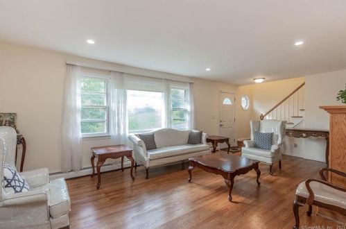 33 Camelot Dr, Upper Stepney CT  06468-2004 exterior