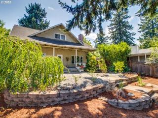 7802 Woodstock Blvd, Portland OR  97206-5872 exterior
