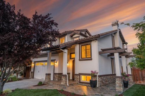 700 Cilker Ct, Los Gatos, CA 95032-4557