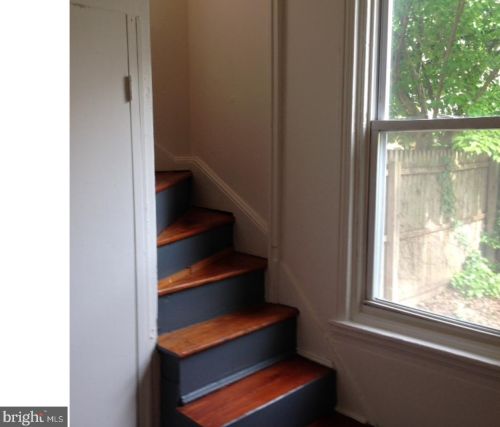 1919 Bainbridge St, Philadelphia PA  19146-1430 exterior