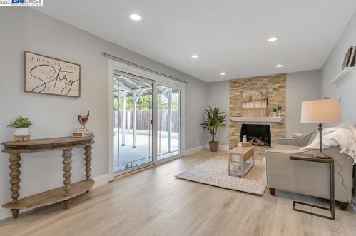 38979 Larkspur St, Newark, CA 94560-4919