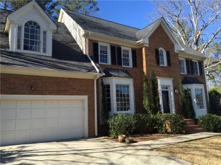 555 Wayt Rd, Roswell, GA 30076-3530