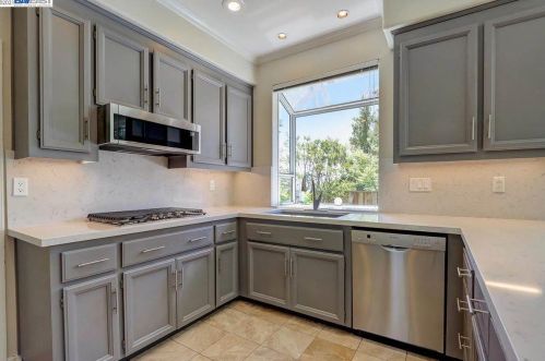 3485 Edinburgh Dr, Livermore, CA 94551-1786