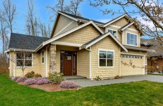 5567 Old Settler Dr, Ferndale, WA 98248-8819