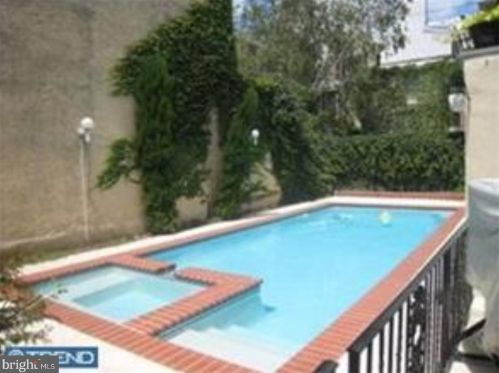 730 Front St, Philadelphia PA  19147-3518 exterior