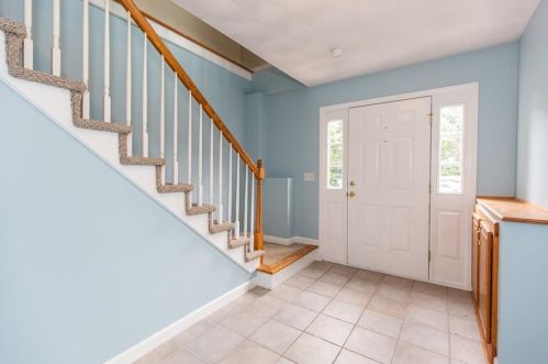 44 Smith St, Lincoln, RI 02865-3532