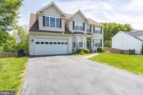 5470 Quaint Dr, Woodbridge, VA 22193-4589